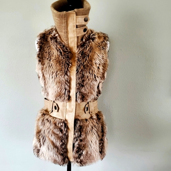 BKE Faux Fur Belted Vest - Size S - Gorgeous Cond. - Picture 11 of 11